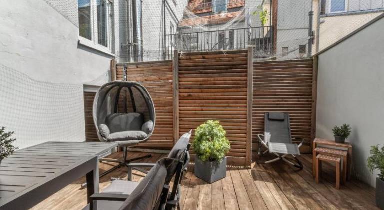 Altstadt - Exklusive 3-Zi-Wohnung fur 6 Personen mit 90 qm, großer Dachterrasse, Parkplatz, WLAN — photo 5