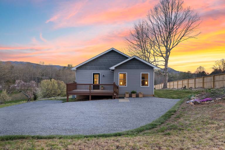 House  Black Mountain