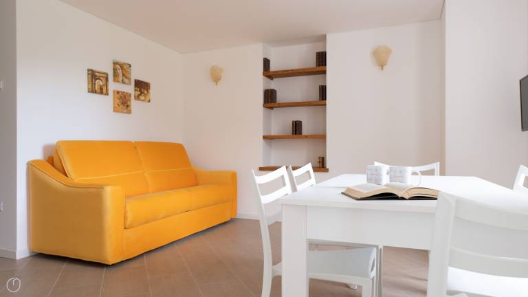 Apartment with patio — photo 2