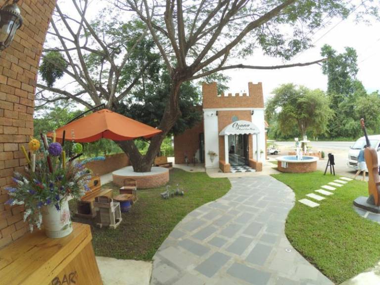 Ozono Resort in Suan Phueng
