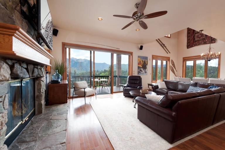 House with grill | Mountain view — photo 4