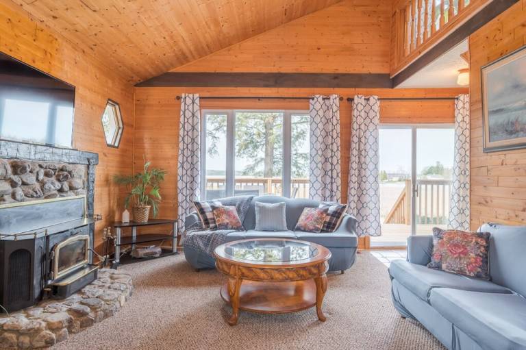 Cottage  Kawartha Lakes