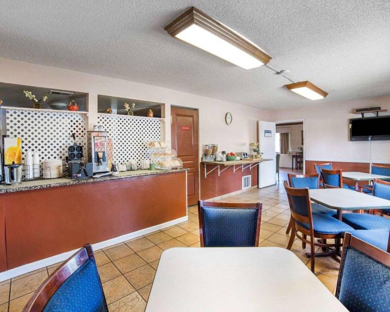 Rodeway Inn at Nevada State Capitol — photo 4