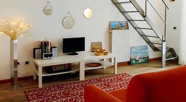 La casa di Francine a 100mt da Piazza Plebiscito in Naples