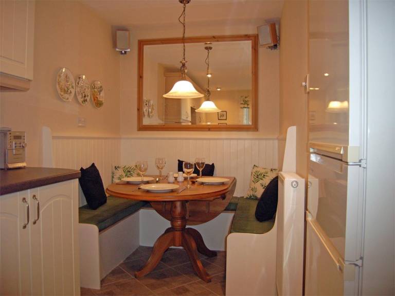 Cottage with 2 rooms for 4 persons — photo 2