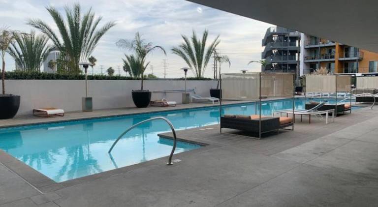 Spacious holiday apartment with hot tub & pool | Beach nearby | Pets allowed — photo 4