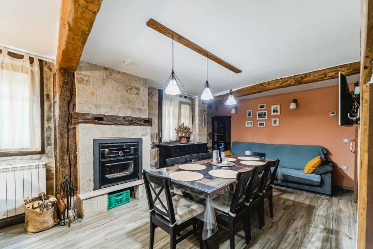 Country House 'La Genciana' with Mountain View and Wi-Fi in Burgos