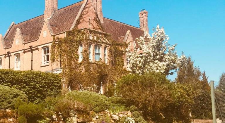 Apartment with 1 room for 3 persons in Bedford