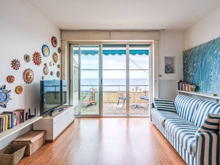 Charming apartment with terrace & yard | Sea view | Pets are welcome — photo 2