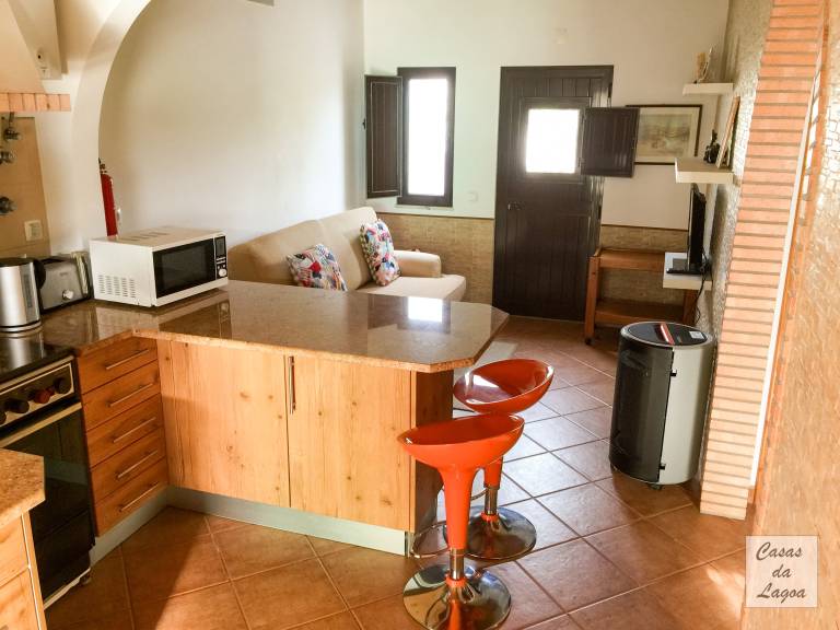 Cottage 'Casas Da Lagoa - T2 Sul' with Private Garden, Balcony and Wi-Fi — photo 3