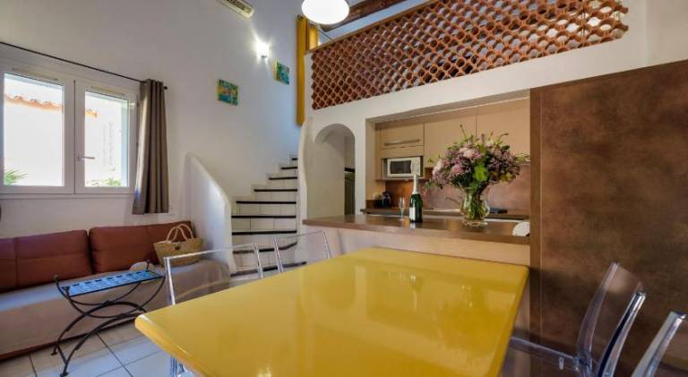 Child-friendly serviced apartment with pool, yard & terrace | Pet-friendly — photo 3