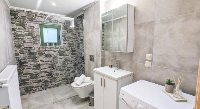 Fully equipped house with patio, private pool & barbeque | Dogs allowed — photo 2