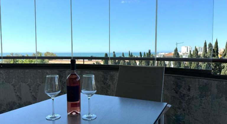 Fully equipped rental apartment with garden, patio & pool | Next to the beach | Perfect for remote work | Pet-friendly — photo 4