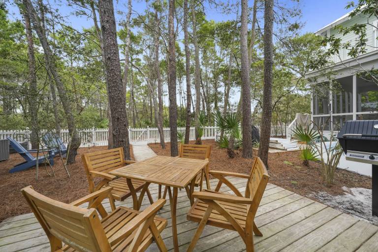 House with BBQ & heated pool | City view — photo 4