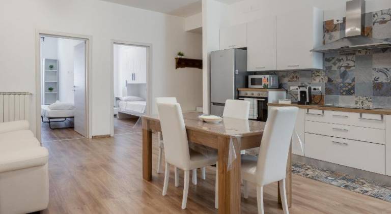 Spacious apartment | Pets are welcome — photo 2