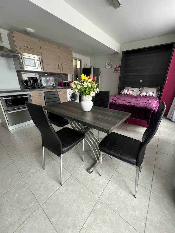 Studio flat Saires-la-Verrerie