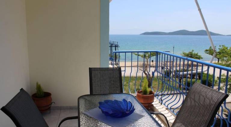 Rental apartment with patio | Close to the beach | Suitable for remote work | Pets allowed — photo 3