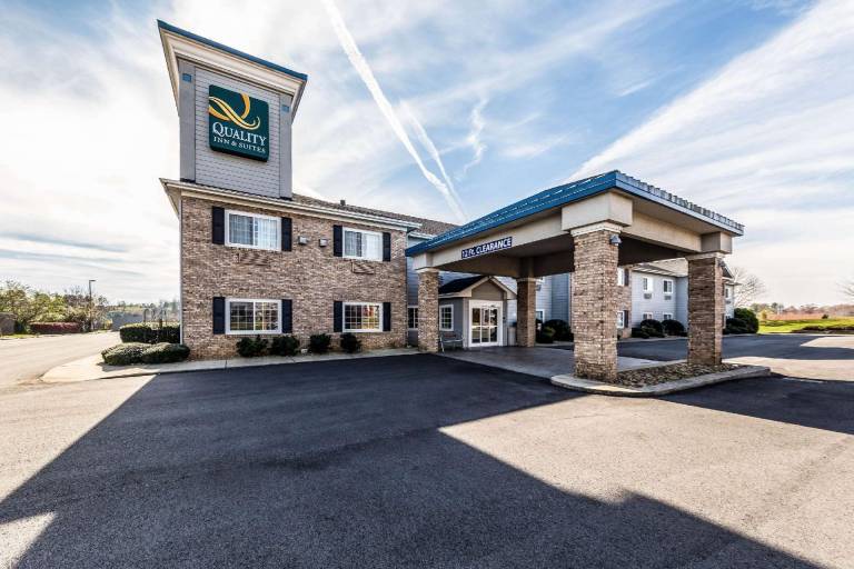 Quality Inn & Suites Hendersonville - Flat Rock in Flat Rock, NC
