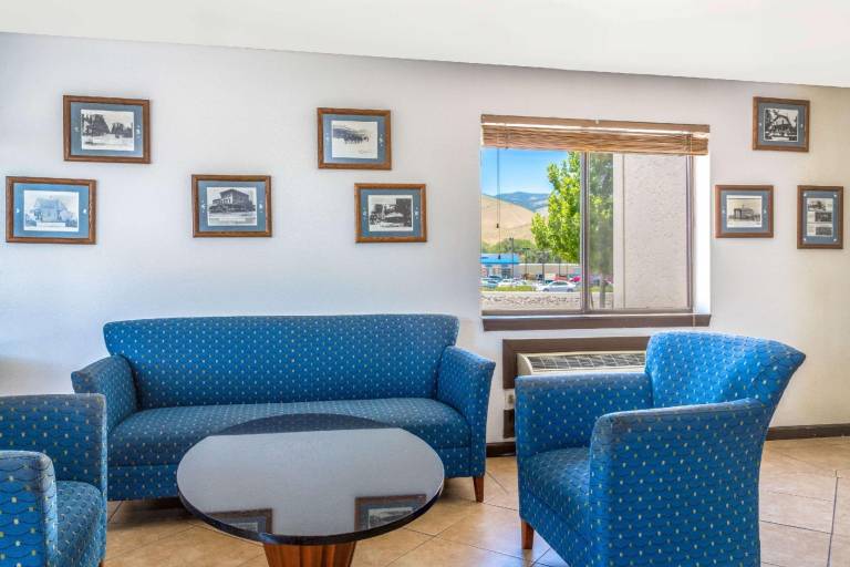 Super 8 by Wyndham Carson City/Lake Tahoe — photo 2