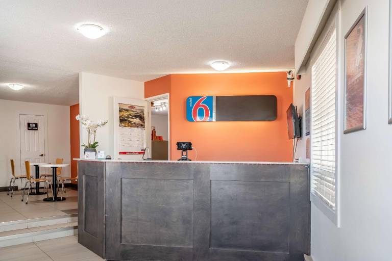 Motel 6 Fort Nelson, BC — photo 2