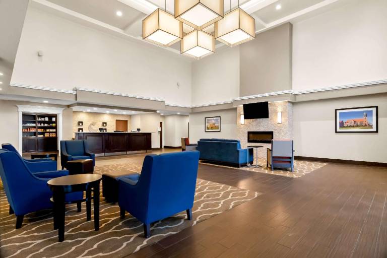 Comfort Suites Rensselaer near Fair Oaks — photo 2