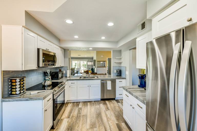 Pool Access: Newly Renovated Palm Desert Condo — photo 2