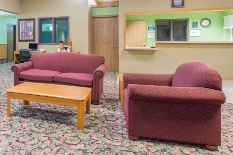 Quality Inn & Suites McCook — photo 5