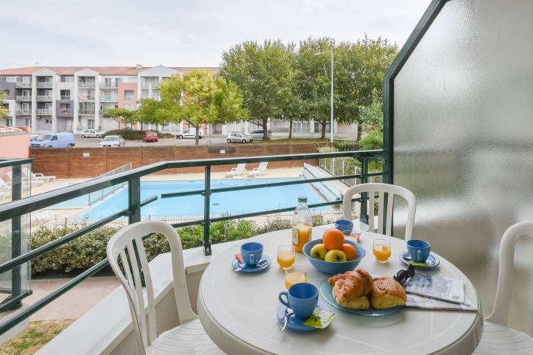 Condo with pool & terrace — photo 3