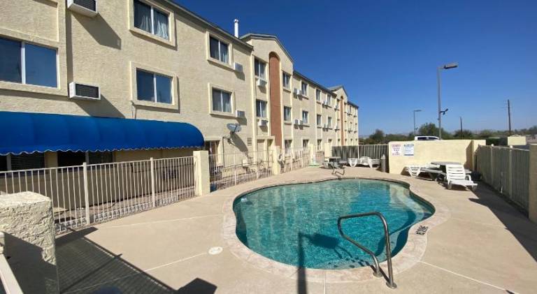 Americas Choice Inn & Suites — photo 2