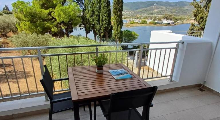 Holiday apartment with yard & terrace | Suitable for remote work — photo 5