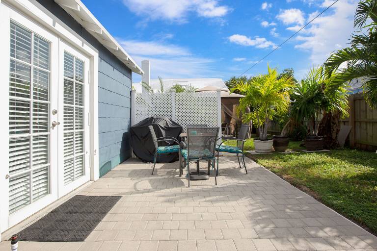 Cabin Lake Worth