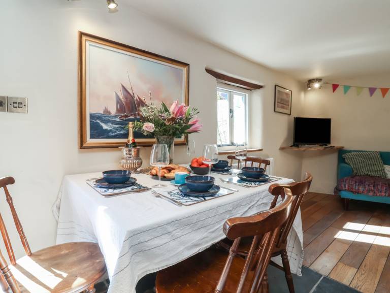 Cottage with yard | Beach view — photo 4