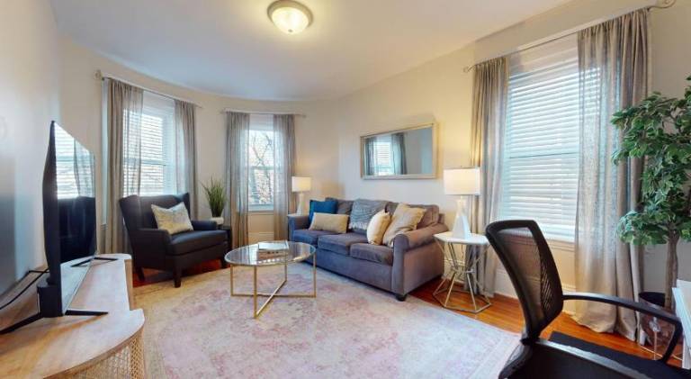 Rental apartment with patio & barbeque in Cambridge, MA