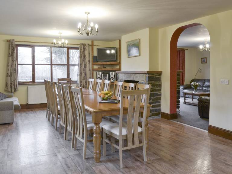 Family-friendly cottage with hot tub & pool | River view | Dogs allowed — photo 3