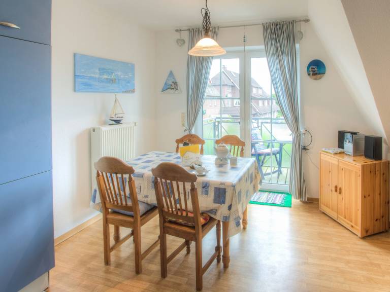 Children-friendly apartment with fast internet & yard | Garden view | Pet-friendly — photo 5
