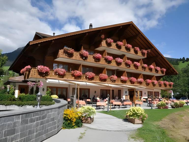 Hotel Alpenland in Saanen