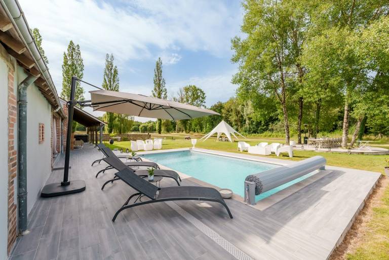 Villa with garden, jacuzzi & BBQ | Water view — photo 4