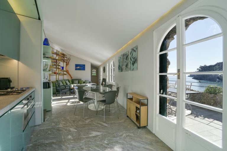 Rental apartment with barbecue, terrace & yard | Sea view — photo 3