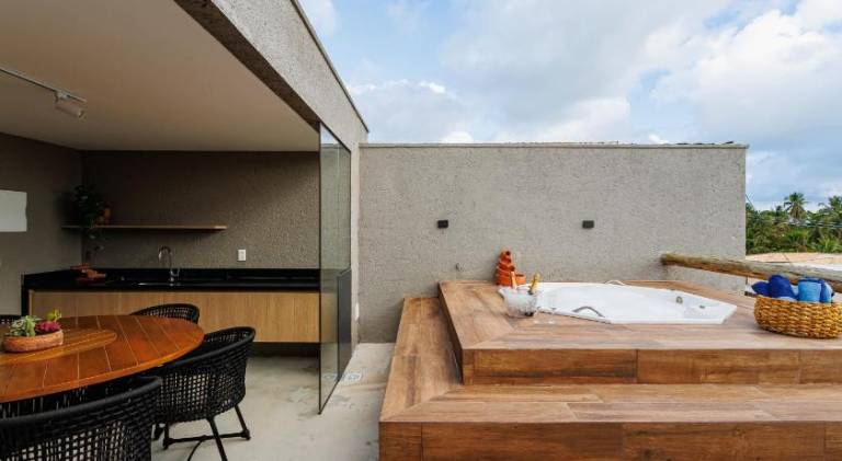 Vacation home with jacuzzi & pool — photo 4