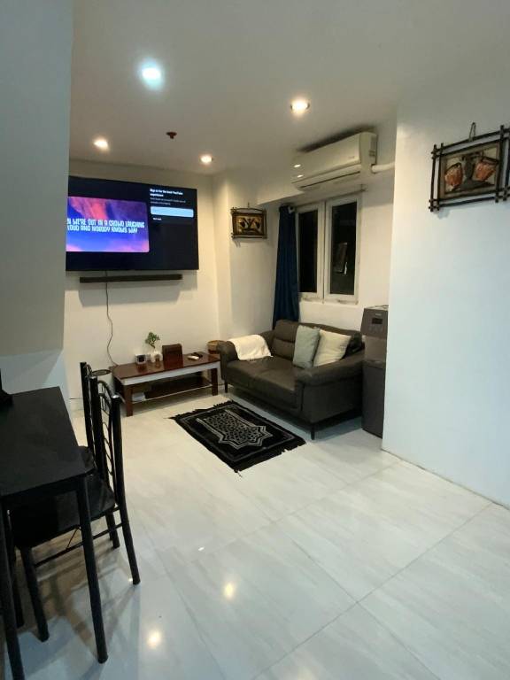 House with pool & sauna in Pasay