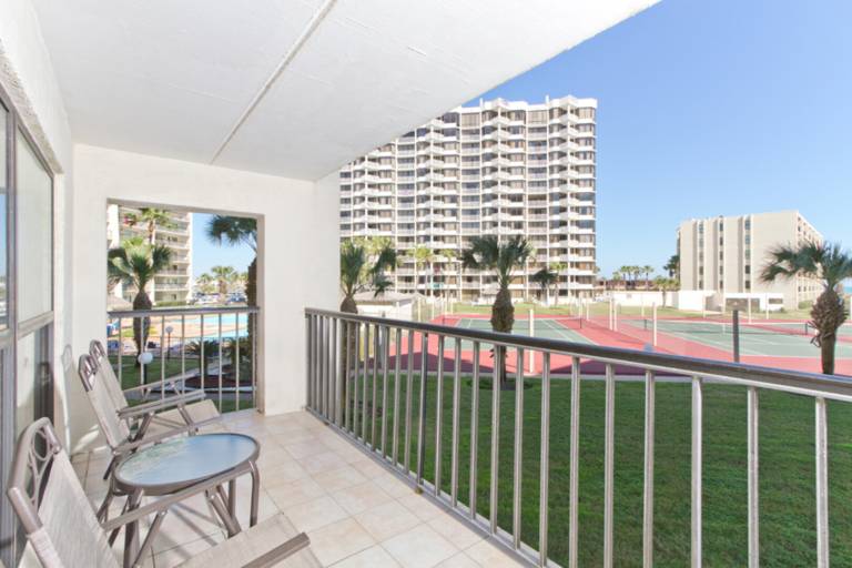 Condo with private pool — photo 5
