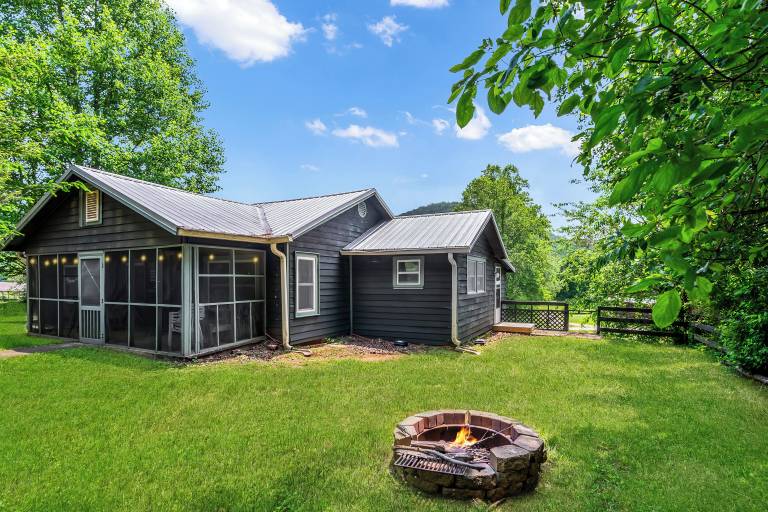 Cabin Suches