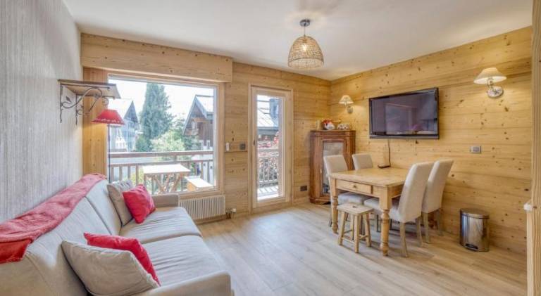 Holiday apartment with 1 room for 4 persons in Combloux