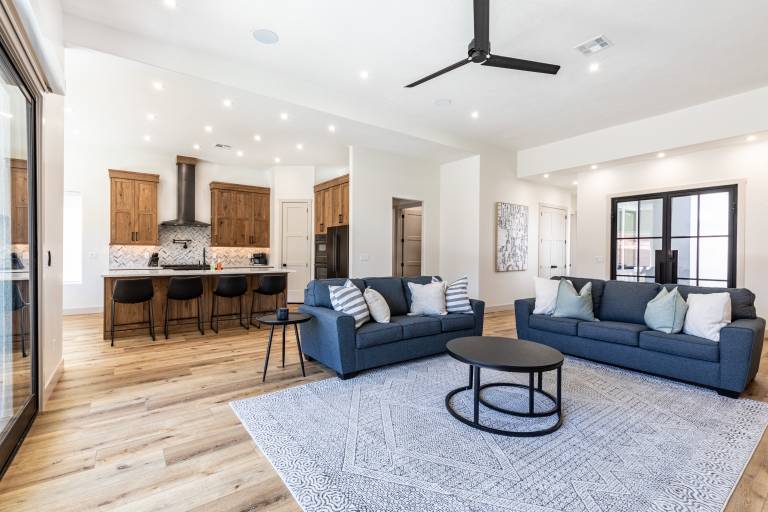 Family-oriented house with hot tub & barbeque | Pets are welcome — photo 2