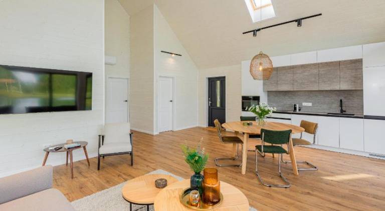 House with yard, sauna & hot tub | Pets allowed — photo 2