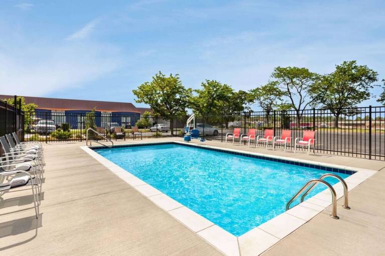 Super 8 by Wyndham Lenexa Overland Park Mall Area