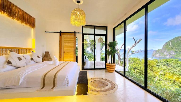 Rental apartment with garden, pool & terrace | Pets allowed in El Nido
