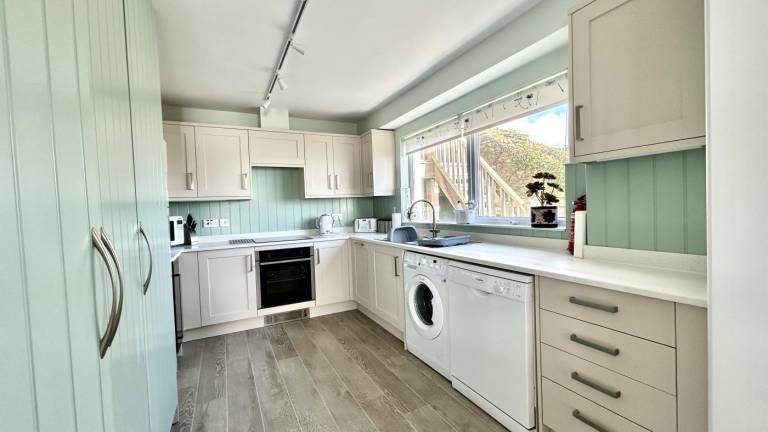Family-oriented pleasant cottage with yard | Water view | Beach nearby | Dogs allowed — photo 3