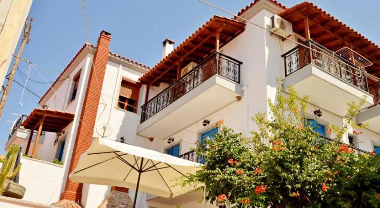 Ioannidis - Sigri Studios in Lesvos