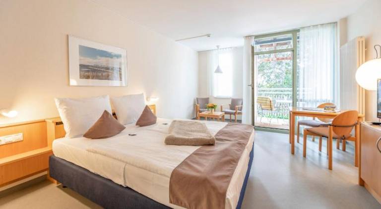 Serviced apartment with patio, garden & sauna | Next to the beach | Pets allowed — photo 2